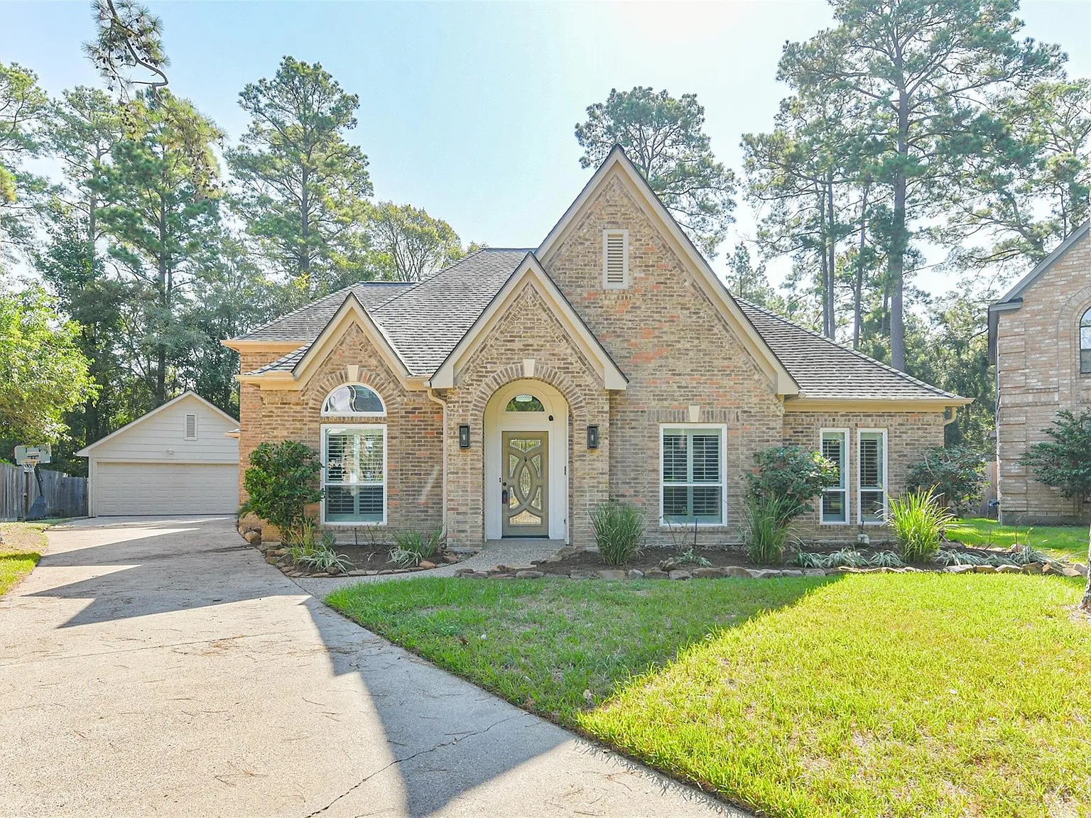 3 bed, 2.5 bath, 2723 sqft, $4,300 — Photo 1