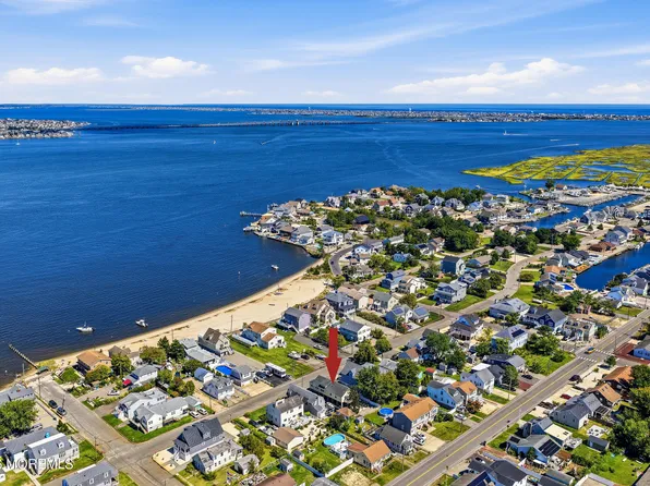622 E Longport Avenue, Ocean Gate, NJ 08740