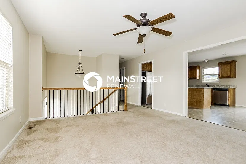 524 S Poplar St — Photo 4
