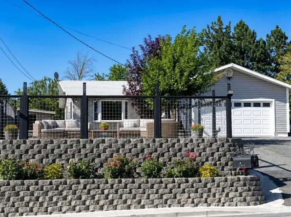 2207 Grant Road, East Wenatchee, WA 98802