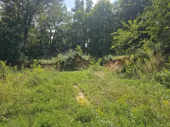 2098 Vail Ave, Muscatine, IA 52761