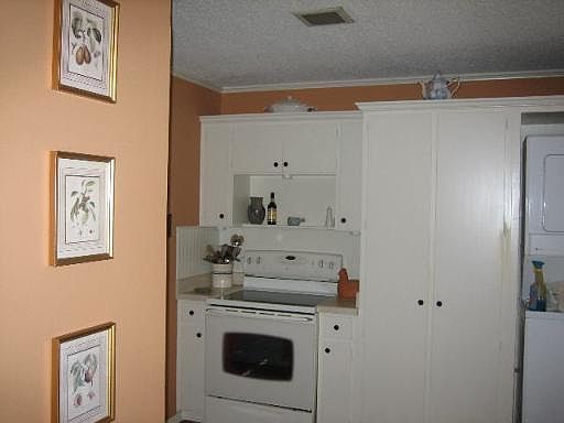 3rd image of 7600 BROADWAY #4