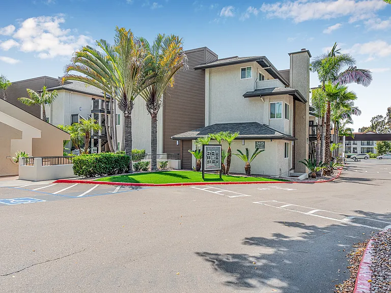 Allina La Jolla — Photo 15