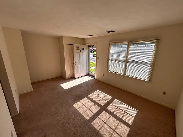 105 Ridge Ave — Photo 3