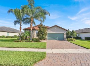 466 SE Vallarta Dr, Port Saint Lucie, FL 34984