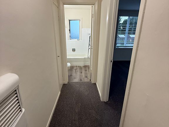 5th image of 22 N San Mateo Dr APT 202