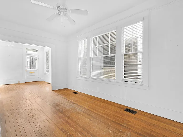 2234 Whitaker St — Photo 15