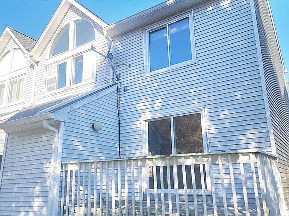 3rd image of 35 Gibbs Road #22