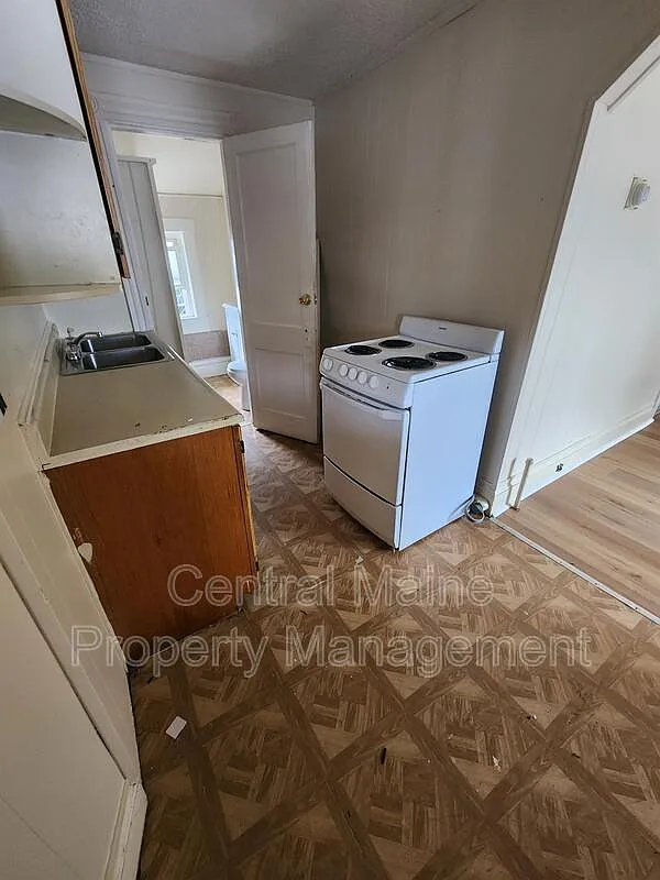 1 bed, 1.0 bath, $850 — Photo 2