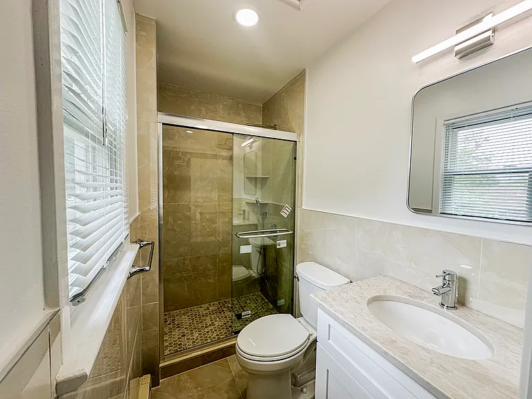 217 Rockland Ave — Photo 16
