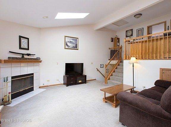 3rd image of 608 River Bluff Dr