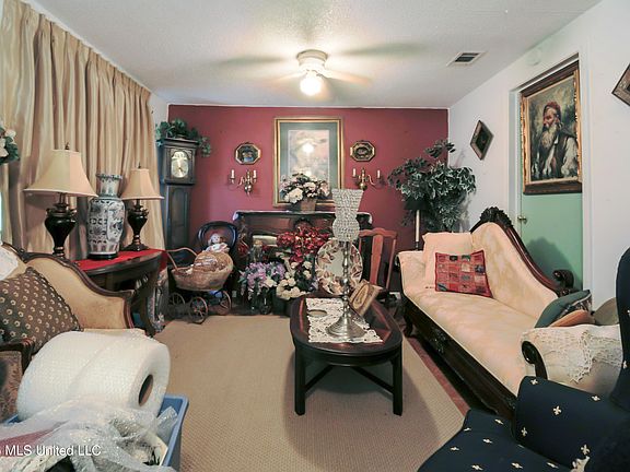 5th image of 1817 19th Ave