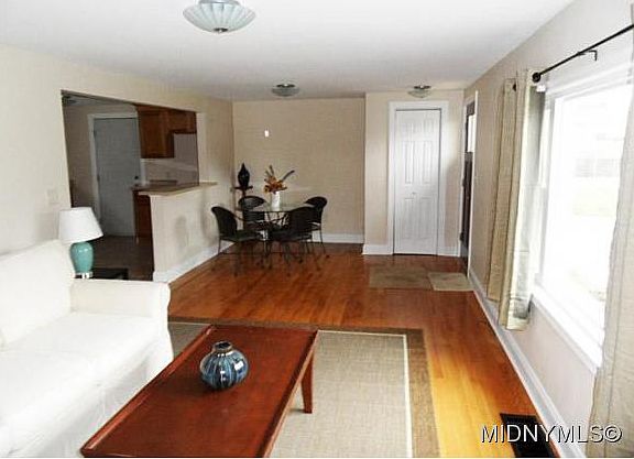 3rd image of 9 Cresthill Dr