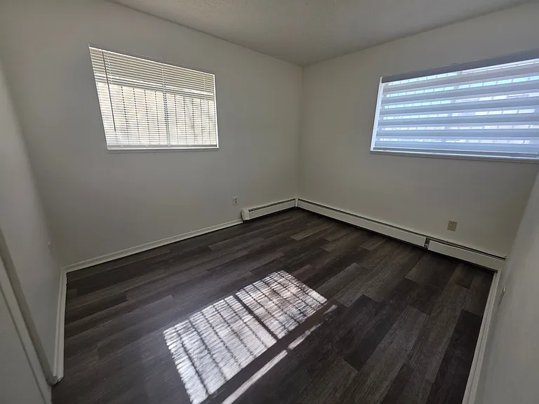 2210 S Dexter St — Photo 8