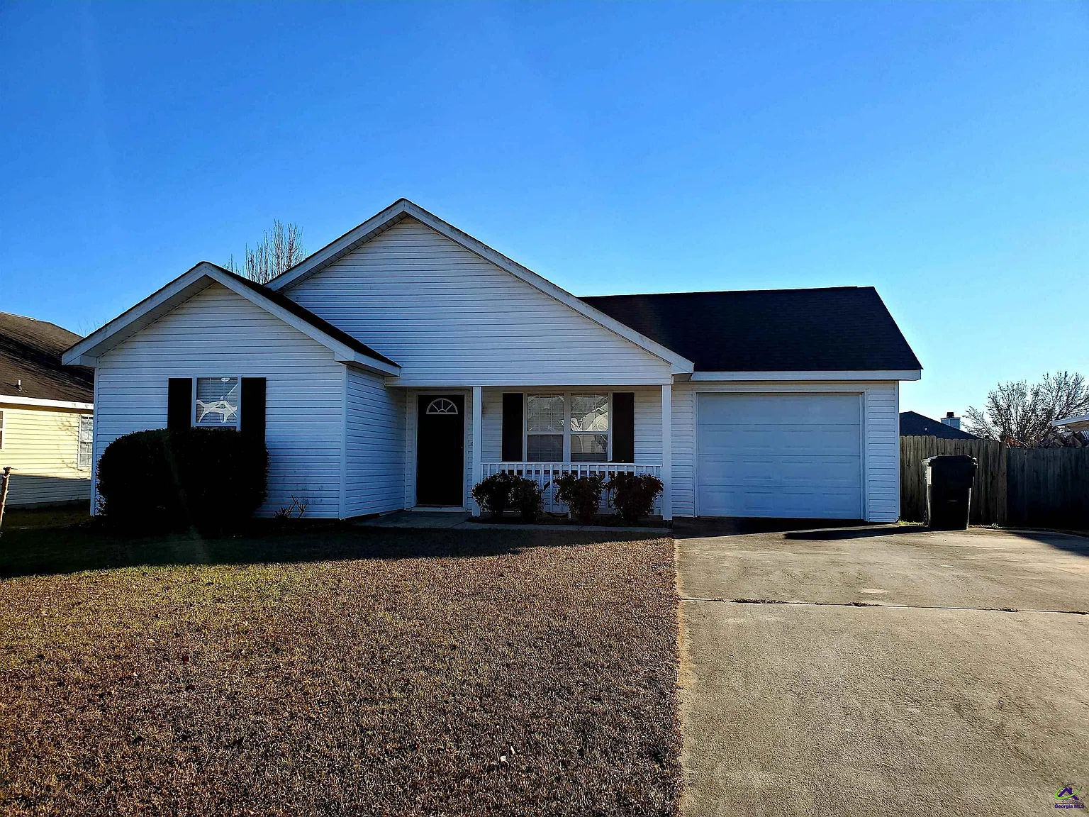 3 bed, 2.0 bath, 1292 sqft, $1,650 — Photo 1