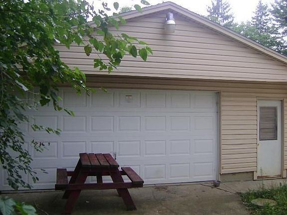 2nd image of 5825 Sparkhill Dr