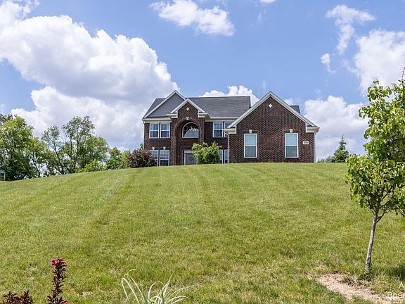 4th image of 770 Meadow Hl