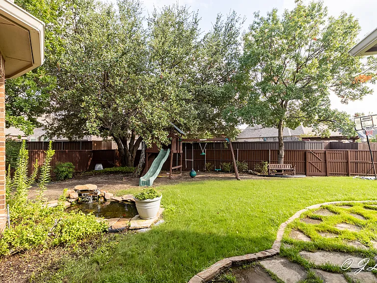 1053 Sir Lancelot Cir — Photo 41