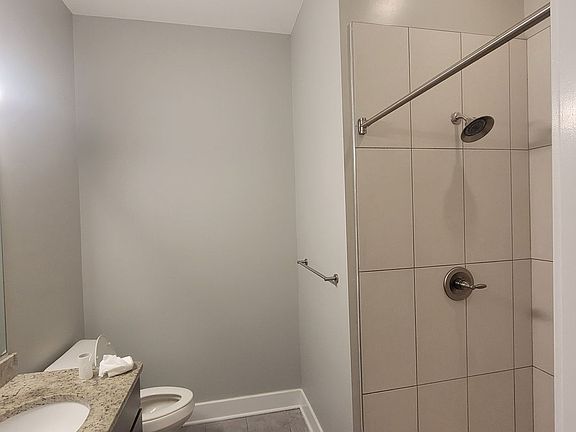 5th image of 2022 E Broad St #307
