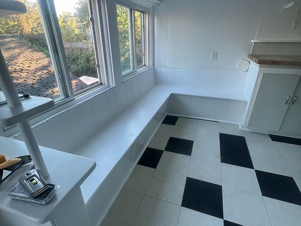 Breakfast nook