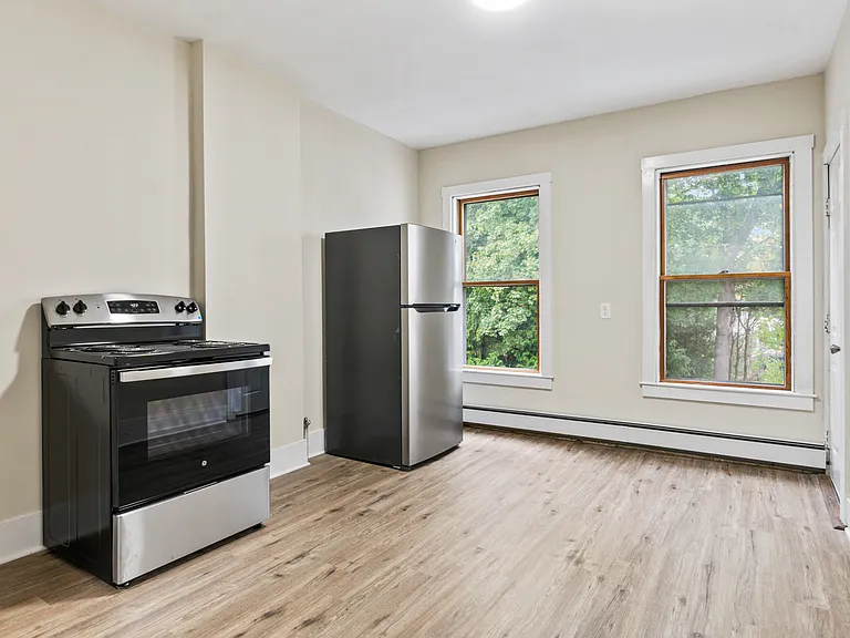 27A Frederic St #B — Photo 6