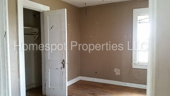 3rd image of 1321 N Boston Ave