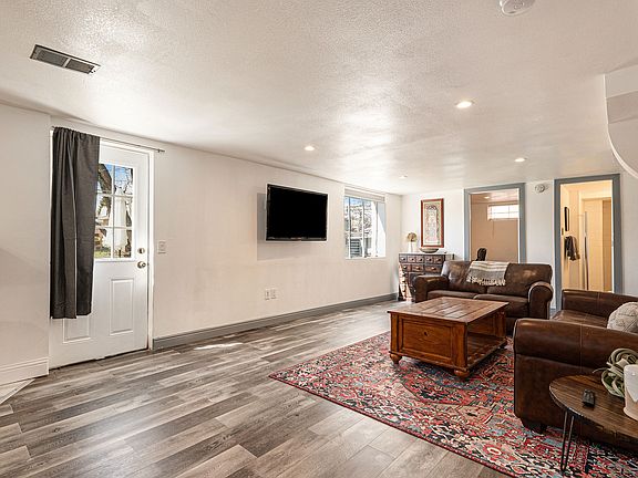5th image of 4970 W Park Pl