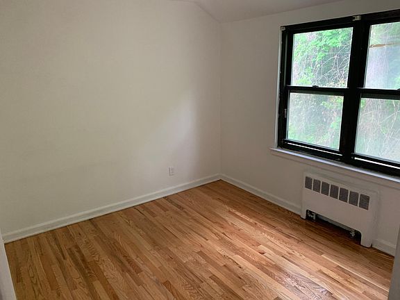 5th image of 367 Park View Ave APT 2P