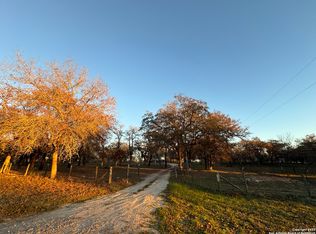 562 Cherry Rdg, Floresville, TX 78114