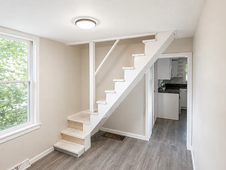349 Lagro Ave — Photo 4