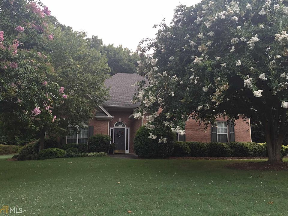 1st image of 135 Winecoff Dr