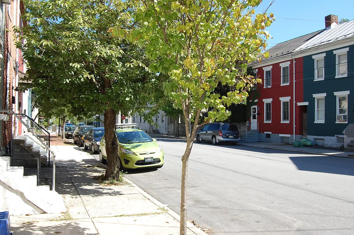 Building Photo - 153 E Louther St