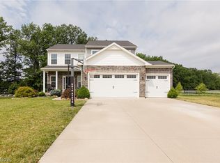 37456 W Fenwick Dr, North Ridgeville, OH 44039