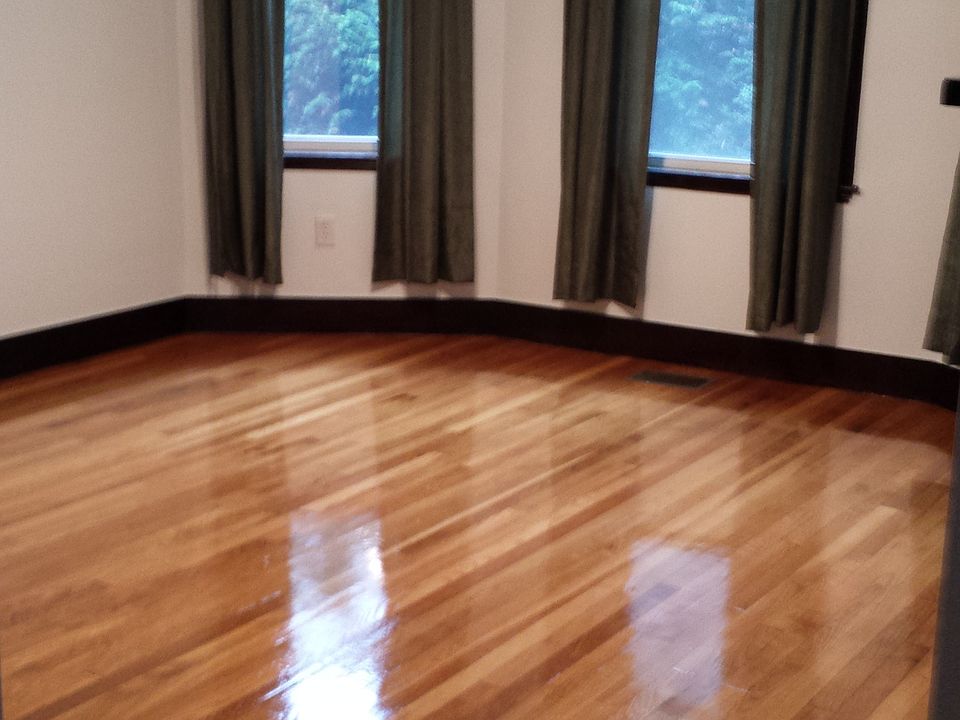 2nd image of 34 Garnet Rd #2