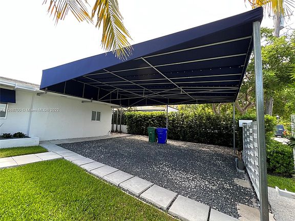 5th image of 860 N Venetian Dr #0