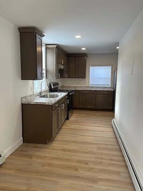 2 bed, 840 sqft, $1,700 — Photo 3