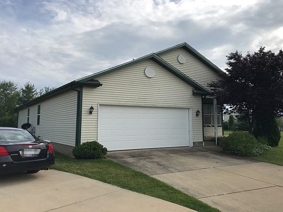 3rd image of 5266 Deer Trace Dr