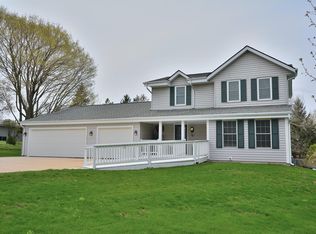 W250N9039 Hillside Rd, Lisbon, WI 53089
