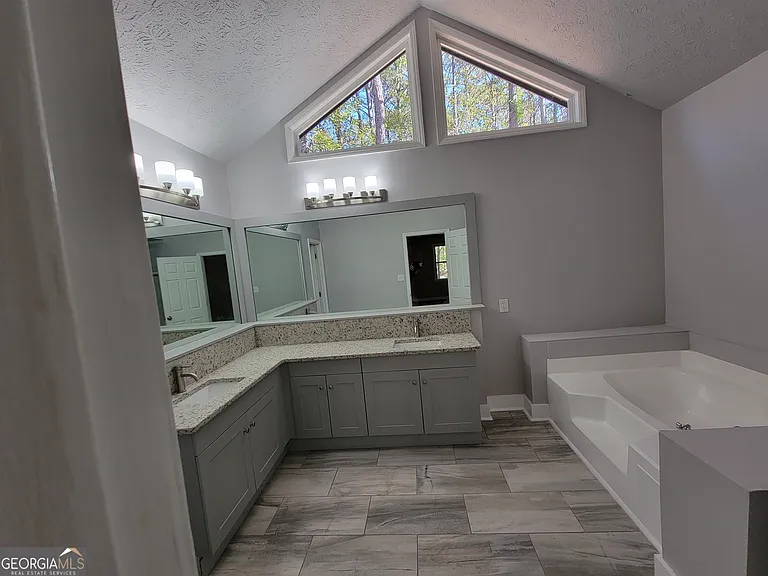 260 Greenfield Cir — Photo 21