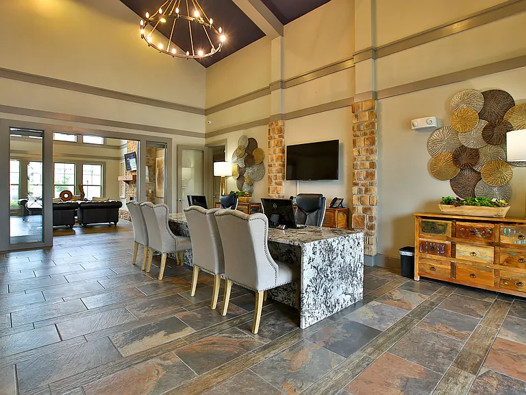 Leasing Center
