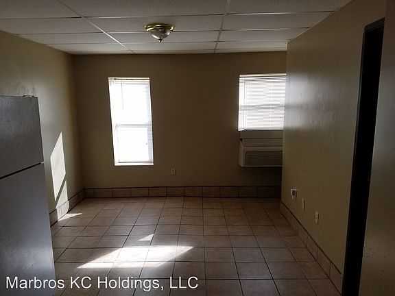 3rd image of 2017 E Linwood Blvd APT 308
