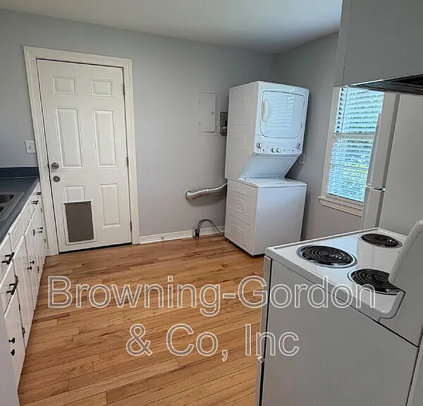 538 Fairlane Dr — Photo 7