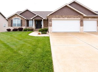 1460 Winchester Grove Ct, O'Fallon, IL 62269