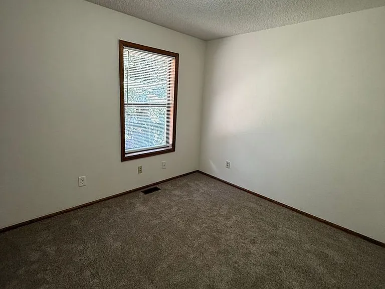 6840 Delmonico Dr — Photo 25