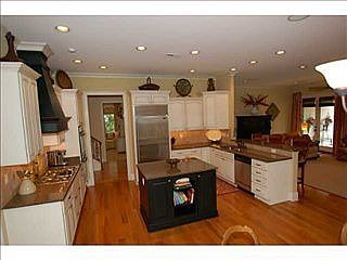 3rd image of 1620 Laurel Knoll Cir