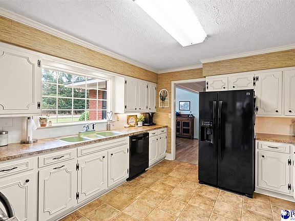 2nd image of 4867 Bluff Rd