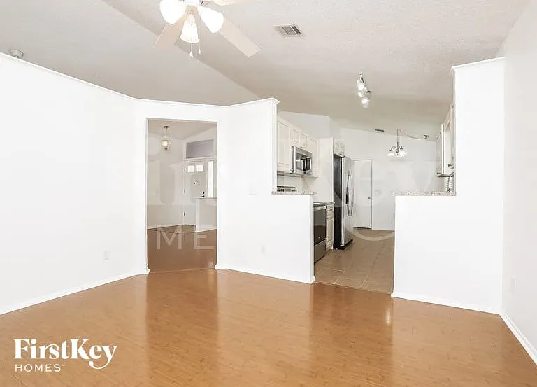 2673 Debany Rd — Photo 4