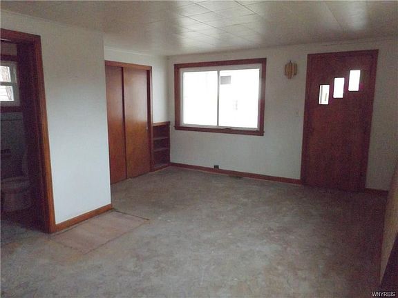 3rd image of 59 N Main St