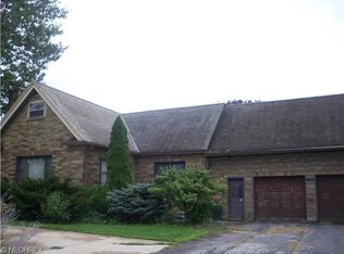 27005 Cook Rd, Olmsted Falls, OH 44138