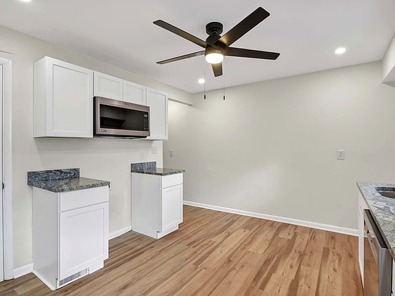 4th image of 5983 Glenway Dr #A